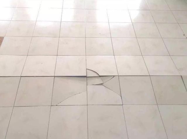 墙砖空鼓最佳处理方法知乎视频(墙砖空鼓怎么办?瓷砖空鼓补救方法)